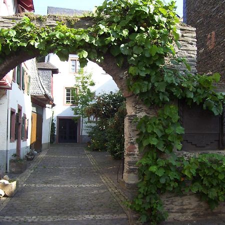 Ferienwohnungen Zum Niederberg Lieser Exterior foto