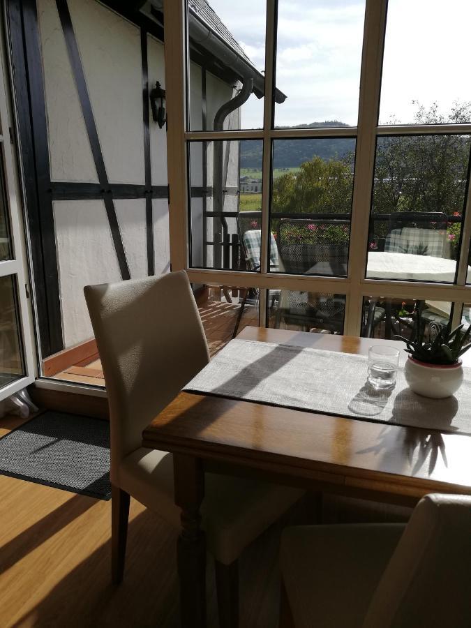 Ferienwohnungen Zum Niederberg Lieser Exterior foto